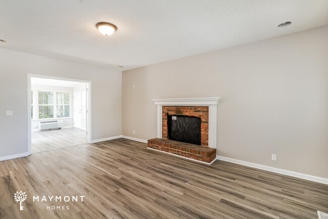 Photo - 205 Branch Hill Dr