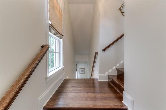 Photo - 1317 Dover Cir NE