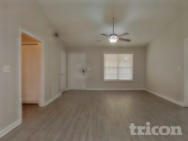 Photo - 93 Southern Trace Way