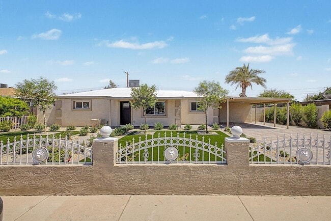 Photo - 8233 N 29th Ave