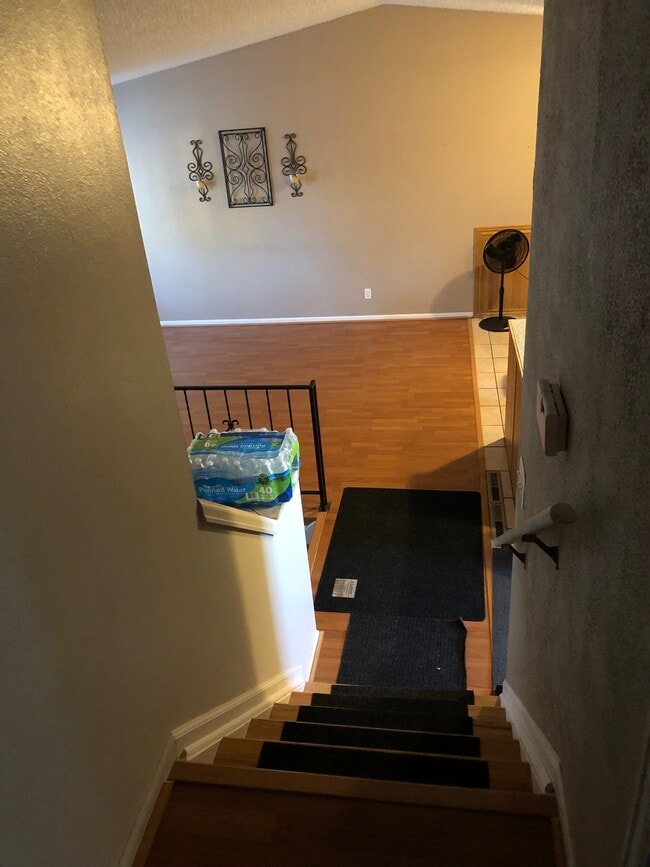 Photo - 21 N Briarwood Pl