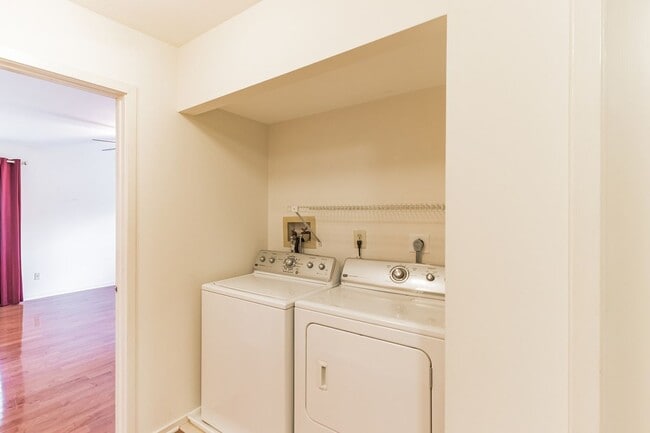 Photo - 48 Stonehurst Ct
