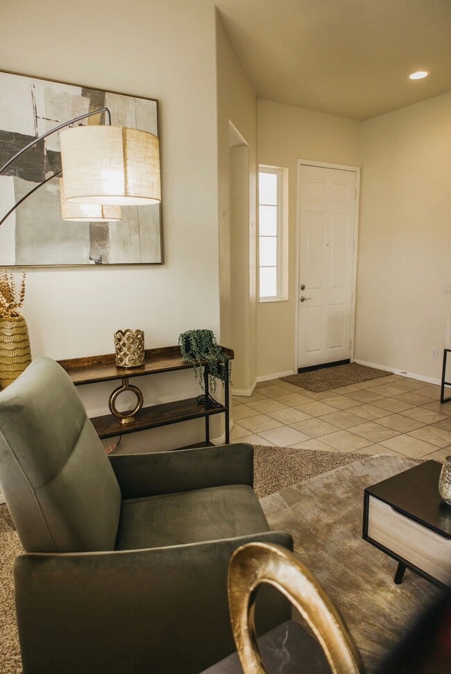 Photo - 1634 Ivy Ct