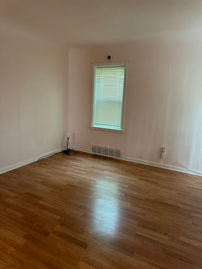 Photo - 2 Bed Ranch, newly rehabbed.