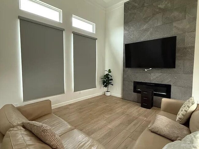 Photo - 8 St Honore Dr