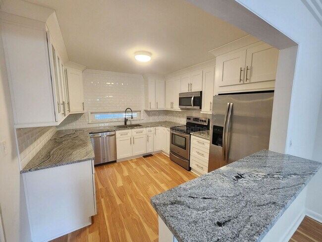 Photo - 14 Gilbert Trail NE