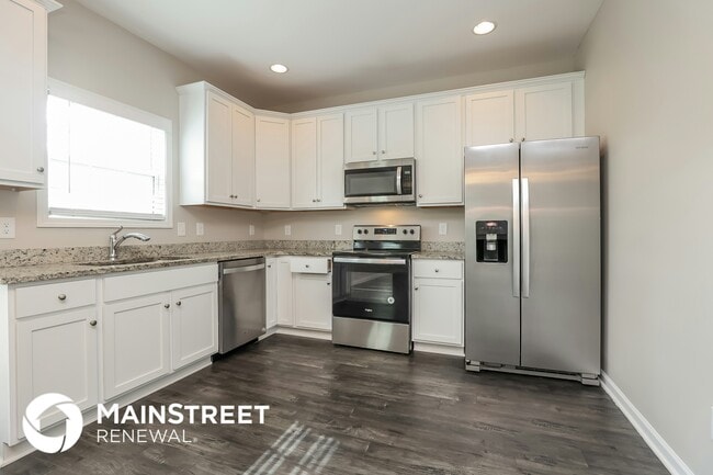Photo - 728 Mitscher Dr