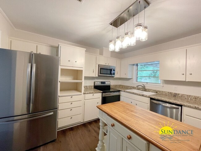Photo - Updated 3-Bedroom Home in desirable Kenwood neighborhood!