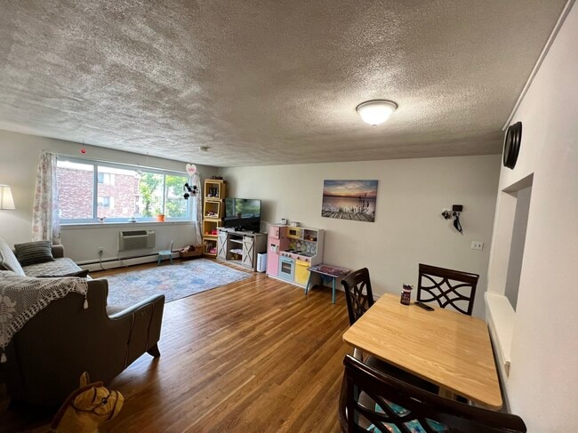 Photo - 29 Radcliffe Rd Unit 20 Radcliffe Rd., #304