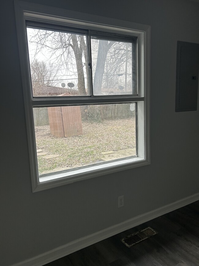 Photo - 6713 52nd St