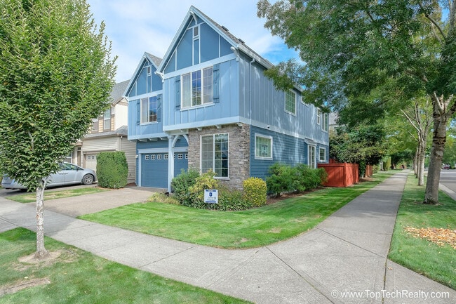 Photo - 504 NE Caden Ave