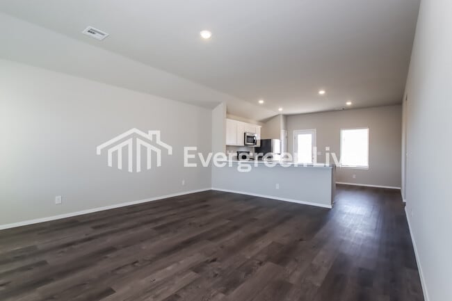 Photo - 2107 S Lakin Ln