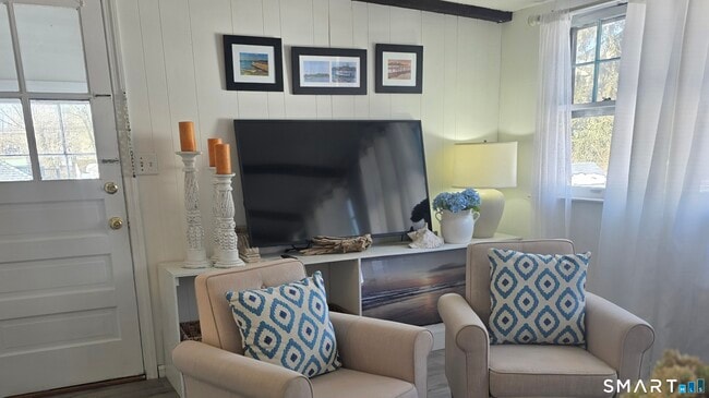 Photo - 84 E Main St