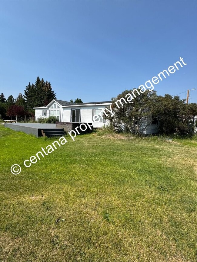Photo - 3 Bedroom 2 Bath home on almost 1 Acre, including a hot tub!