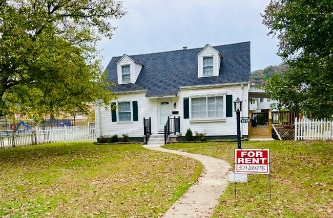 Building Photo - 3700 Washington Ave SE