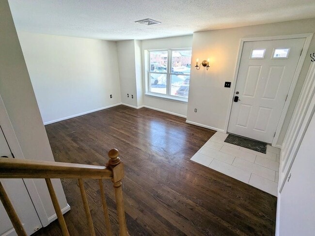 Photo - 107 Franklin, 4