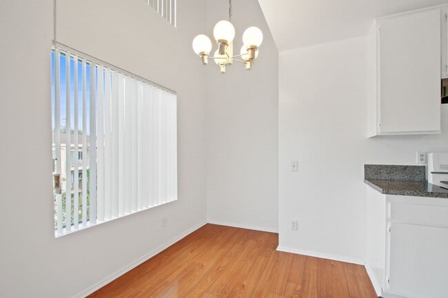 Photo - 3685 Watseka Ave Unidad 205