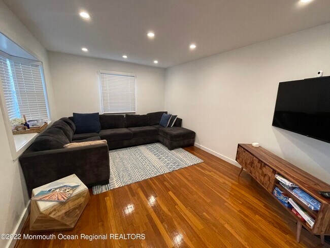 Photo - 282 Berger Ave