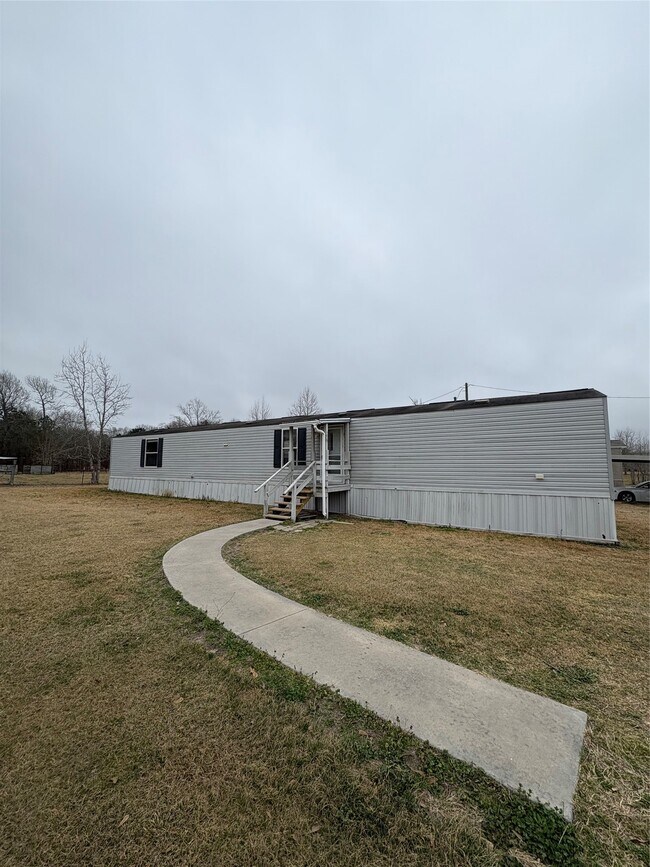 Building Photo - 155 Geerts St