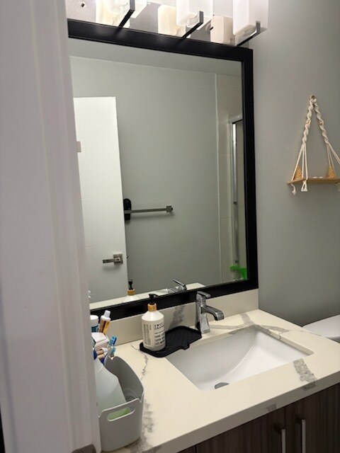 Photo - 12184-12210 210 St