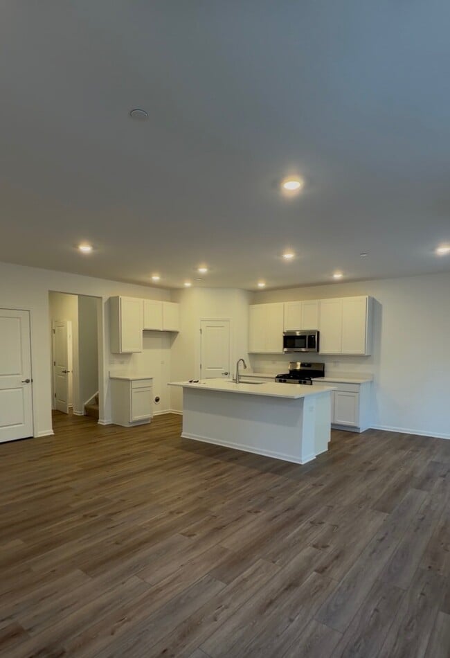 Photo - 10232 McMahon Wy