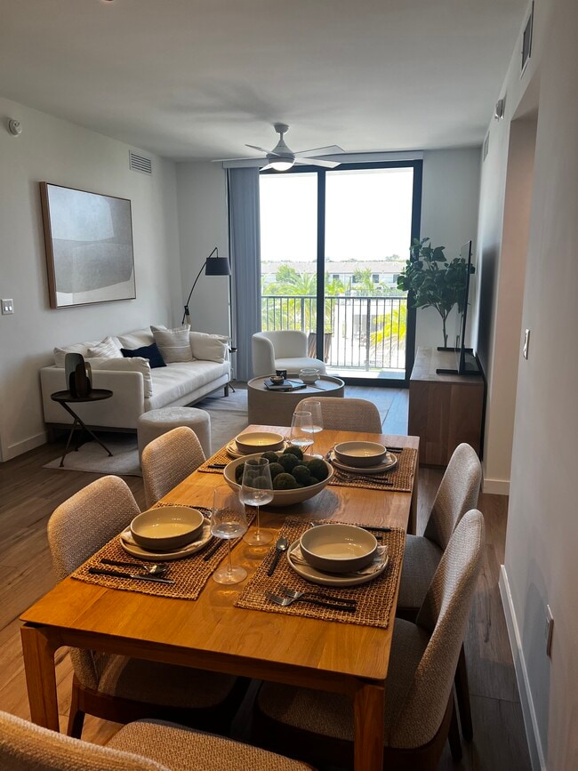 Building Photo - 670 W 74th Pl Unit B1 Rental