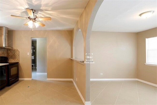 Photo - 1112 Georgina St