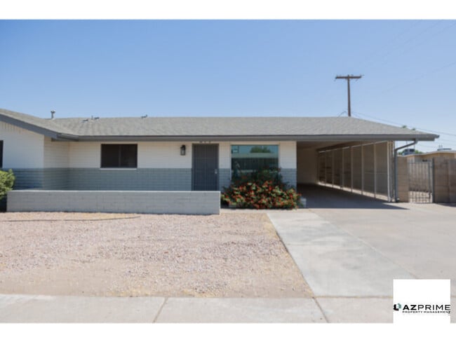 Photo - Stylish 2/2 Mesa Duplex Unit!