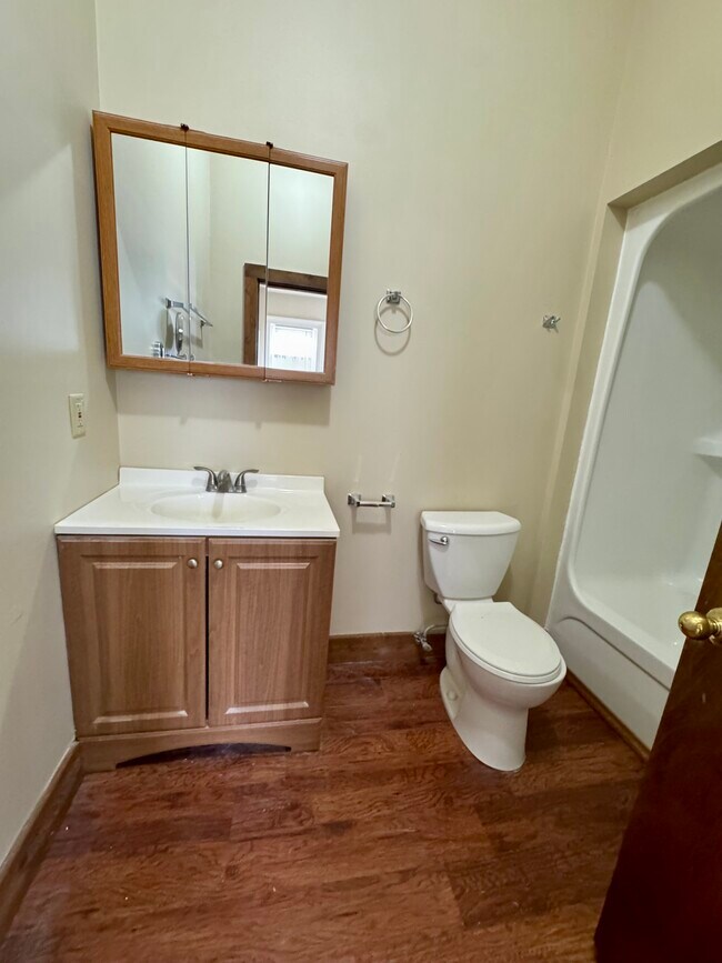 Photo - 1206 N Perry St Unit 5