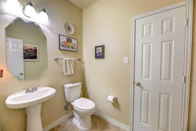 Photo - 2409 Creek Villas Dr
