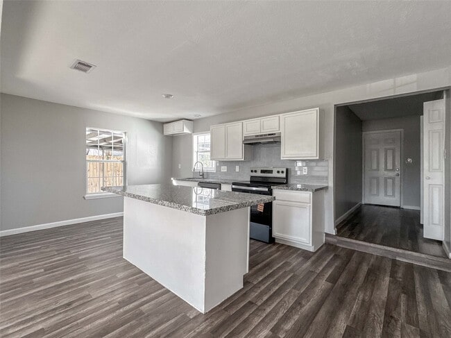 Photo - 7703 McHenry St