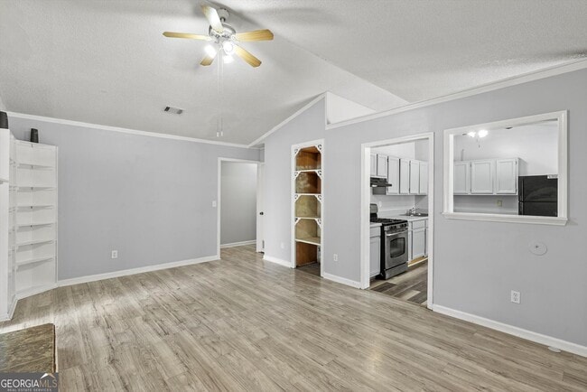 Photo - 991 Brandon Hill Way