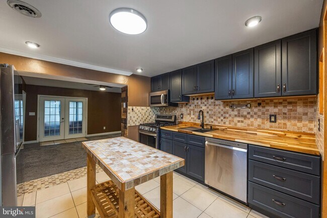 Photo - 224 Glen Rd House