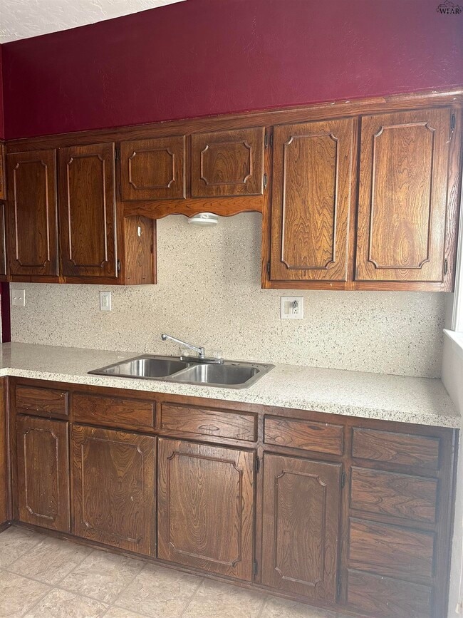 Photo - 2002 Jones St