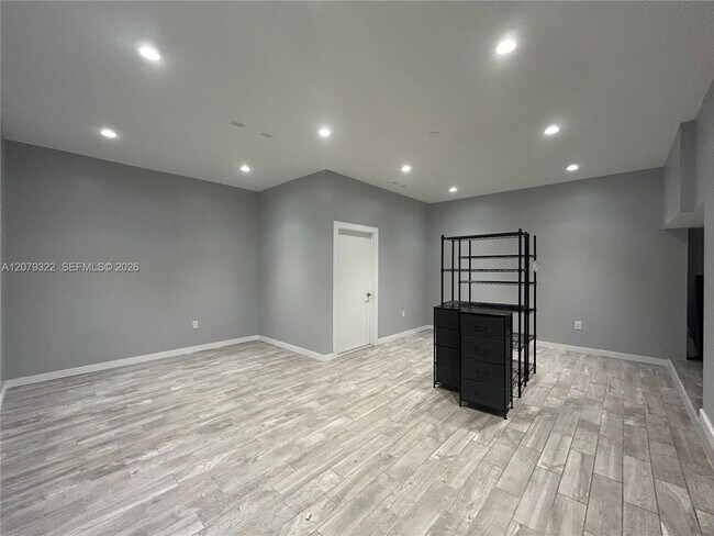 181 NE 25th Terrace