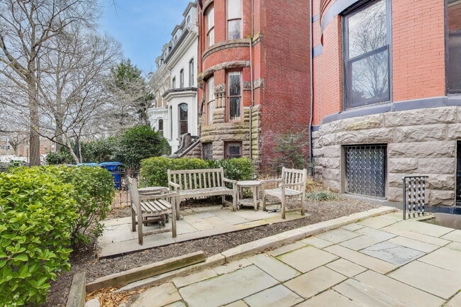 Photo - 1306 Rhode Island Ave NW Unidad #1