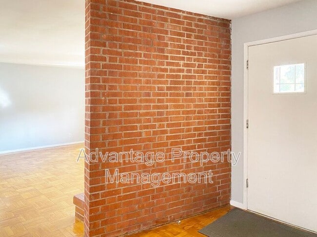 Photo - 5230 NE Laurel Dr