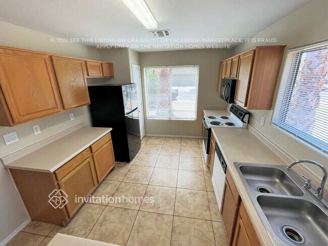 Photo - 3812 S 74th Dr