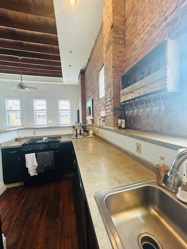 Photo - Madison Ave. Loft Unidad Suite 300