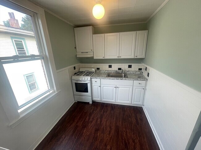 Photo - 80 Rockland St Apartments Unit 3