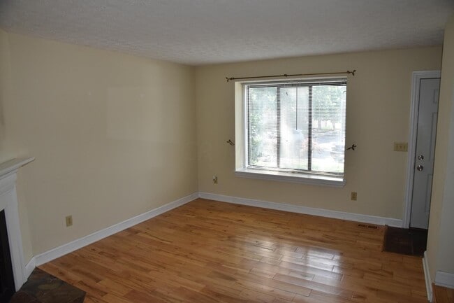 Photo - 6462 Cranston Way