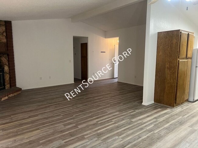 Photo - 14229 Winchester Dr