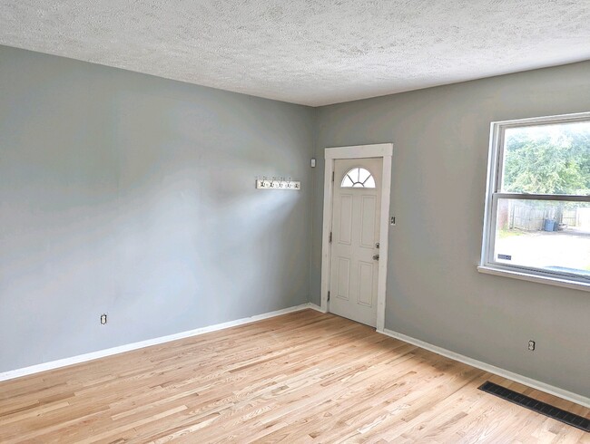 Photo - 3211 Parkview Ave