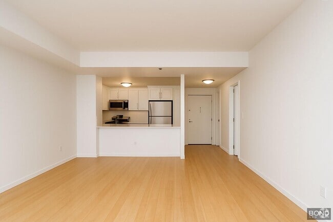 Building Photo - 1955 First Avenue Unit 721 Rental