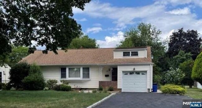 Building Photo - 333 Lacey Dr