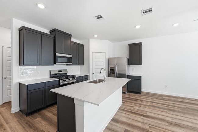 Photo - 963 Mansfield St