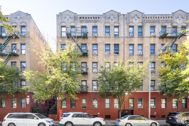 24 Thayer Street