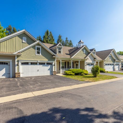 Photo - Carriages at Cedar Rock