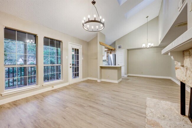 Photo - 3809 Spicewood Springs Rd Unidad 249