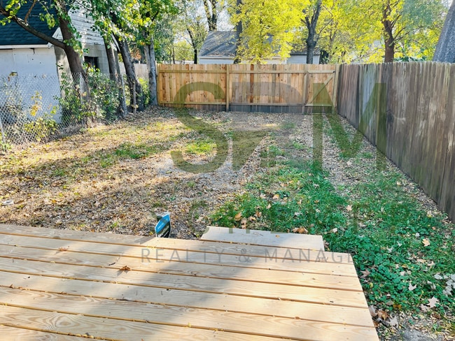 Photo - 615 N 32nd St